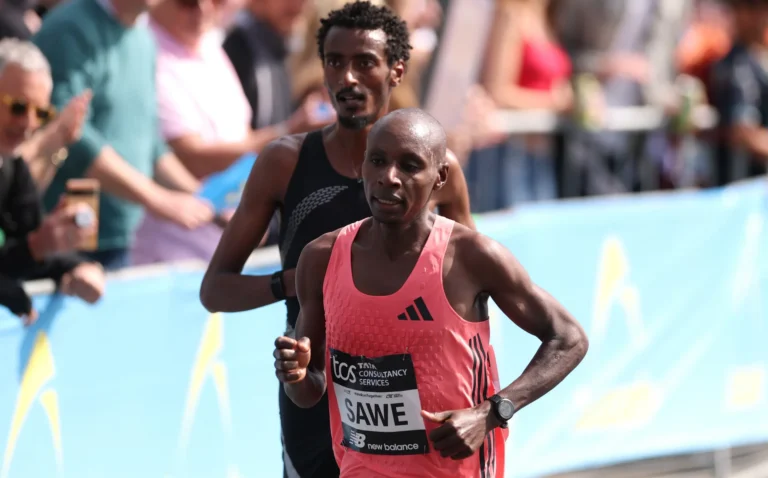 Sabastian Sawe running marathon race during record performance
