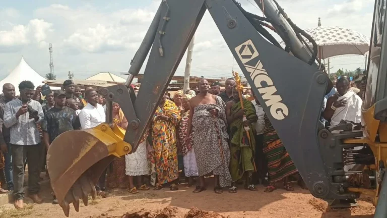 Deputy Finance Minister Cuts Sod for Somanya-Dodowa Road